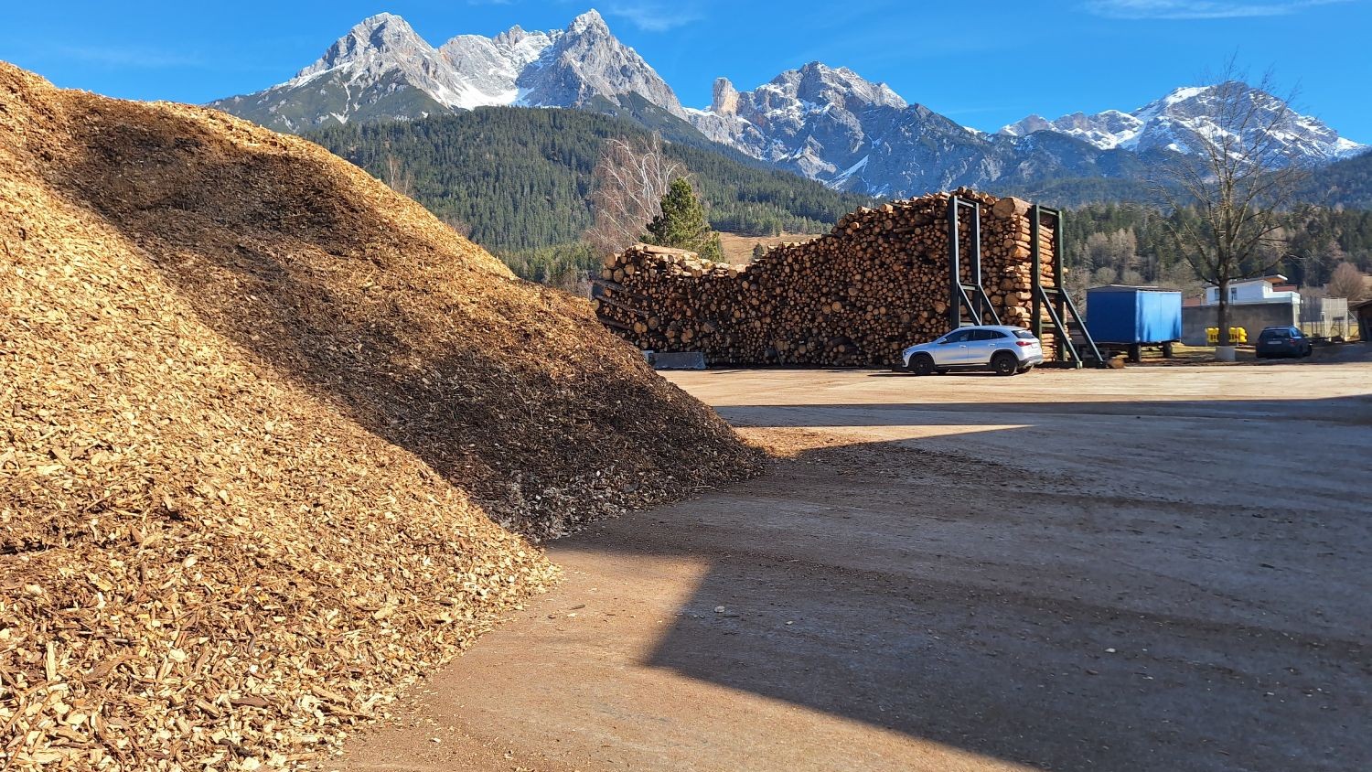 Ein Haufen mit Hackschnitzel und 