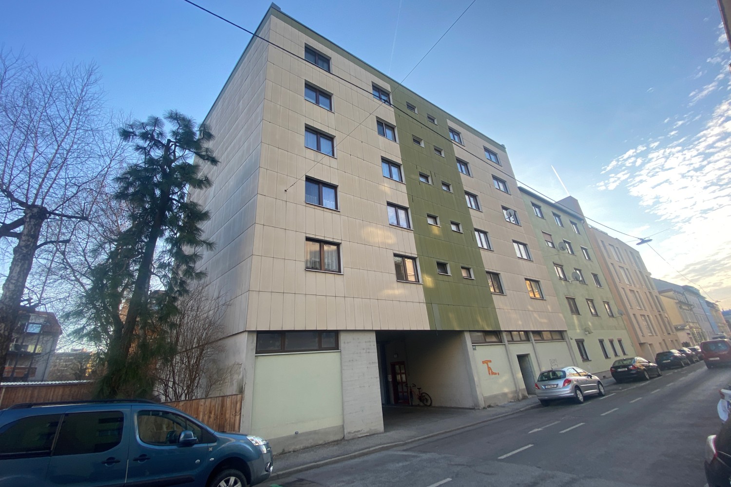 Mehrgeschossiges Wohngebäude