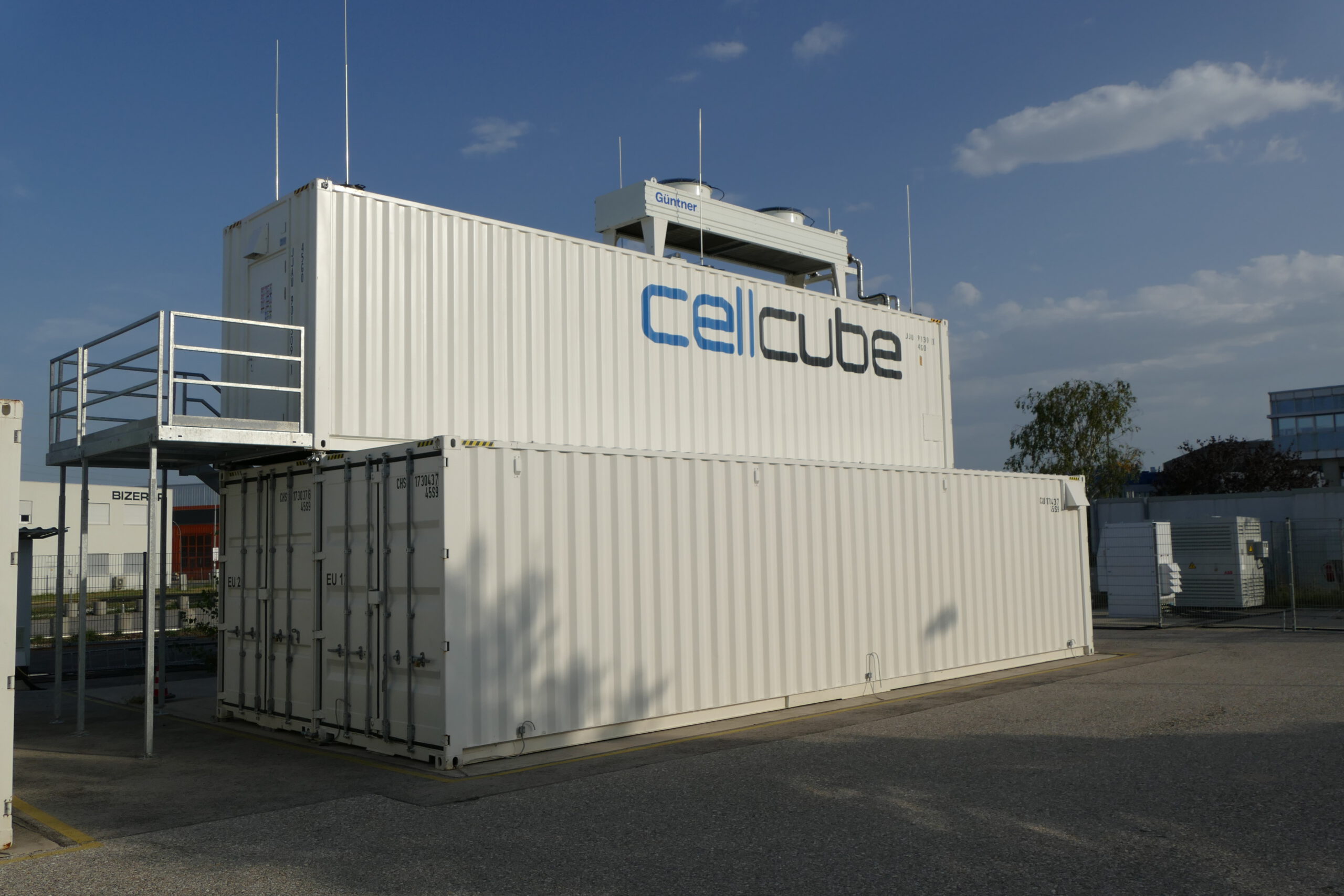 Foto einer Vanadium-Redox-Flow-Batterie der Firma cellcube